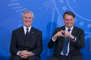 O senador Fernando Collor e o presidente Jair Bolsonaro