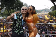 Thiago Martins em bloco de Anitta, em SP