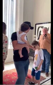 Tímido, João não sabia o que fazer perto do ídolo