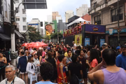 Desfile do bloco Desculpa Qualquer Coisa na Rua Augusta, região central de São Paulo