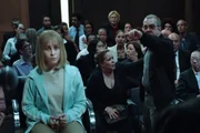 Não existe uma ordem correta para assistir aos filmes. Mas a experiência só é completa assistindo a ambos