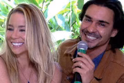 Após recado de Dani Winits, André Gonçalves revela casamento inusitado 
