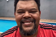 Vídeo: Babu Santana explica grave acidente de carro e mostra veículo