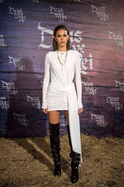 Bruna Marquezine no lançamento da novela Deus Salve o Rei