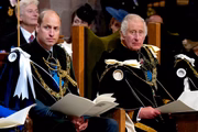 Rei Charles III com o primogênito, o príncipe William