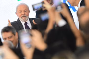 "Não importa para nós a nacionalidade do médico, mas do paciente, que é o brasileiro", diz Lula ao relançar o programa Mais Médicos