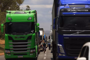 Caminhoneiros fazem protestos pelas rodovias do país após a derrota de Jair Bolsonaro