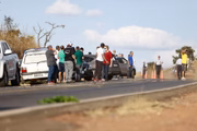 Movimentação às margens da rodovia onde Letícia, vítima de Marinésio, foi achada morta