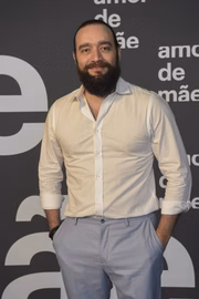 <b>Genílson (Paulo Gabriel):</b> Irmão de Betina (Isis Valverde) e filho de Nicete (Magali Biff) <b>Genílson (Paulo Gabriel):</b> Irmão de Betina (Isis Valverde) e filho de Nicete (Magali Biff)