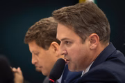Sob a presidência do deputado Tenente Coronel Zucco (Republicanos-RS) e relatoria de Ricardo Salles (PL-SP), a comissão também é motivo de preocupação do governo