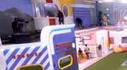 Operadores de câmera foram flagrados no andar de cima da casa do BBB22