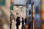 Teto do shopping Center Norte desaba durante chuvas 