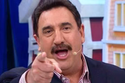 Ele é apresentador do SBT