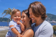 O casal com o filho mais velho, Davi