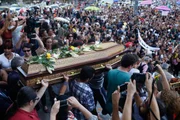 Dias antes de ser morta, Marielle havia denunciado a atuação de policiais do 41º Batalhão do Acari. A política também havia sido indicada como relatora na comissão criada para acompanhar a intervenção federal no RJ