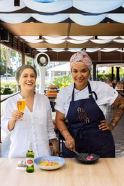 As chefs Luiza Jabour e Júlia Helena, do Almeria
