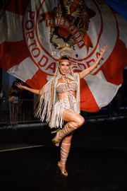 Tati Minerato, rainha de bateria da Porto da Pedra