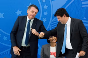 Luiz Henrique Mandetta (DEM) também deixou o ministério em abril de 2020, após divergências com o presidente quanto à condução da pandemia