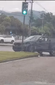 Após confusão em boate, MC Poze se envolve em acidente de carro