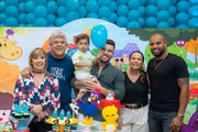 Murilo Huff reuniu os dois lados da família na festa do pequeno Leo, de 2 anos