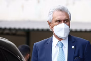 Governador Ronaldo Caiado foi ao hospital onde ex-governador está internado