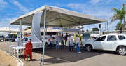 Sistema de vacinação contra Covid-19 para idosos funciona também no modelo drive-thru