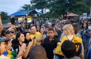 Havia crianças na aglomeração