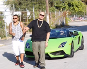 Encontro de Naldo e Fat Joe. O rapper americano disse que conhece o brasileiro. Atrás, uma Lamborghini