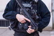 O artigo 6º da Lei 10.826/2003 permitia o porte de armas apenas para agentes de segurança pública, seguranças de empresas públicas e privadas ou membros do Exército