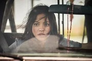 Dani Ramos (Natalia Reyes): jovem mexicana é alvo de assassino cibernético do futuro