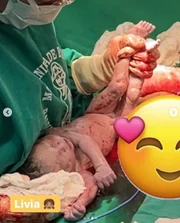 Mãe dá luz a quadrigêmeos