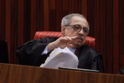 OG Fernandes citou Chico Buarque e a Constituição ao votar com o relator