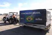 Carregamento de Coronavac chega ao Brasil