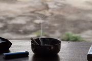 Tabagismo e má alimentação: é importante adotar uma dieta mais saudável, rica em vegetais, frutas e carne magra, além de praticar atividade física pelo menos 3 vezes na semana e não fumar