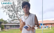 Para Leandro, 16 anos, quando questionado sobre sonhos, ele responde com dois: ser jogador de futebol e, o mais importante pra ele, ter uma família.