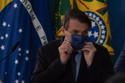Bolsonaro foi multado por não usar máscaras em São Paulo por oito vezes.