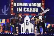 O álbum contou com participações como o cantor Fagner