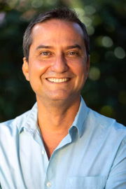 O autor do livro, José Barreto Hotten