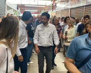 Ricardo Nunes durante visita ao Mercadão Municipal de Guaianases, na zona leste da capital