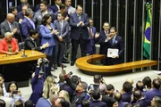 Hugo Motta discursa na Câmara