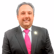 Carlos Jacques Vieira Gomes é consultor legislativo do Senado Federal em Direito Econômico e Direito Empresarial. Ele também é professor do Instituto Brasiliense de Direito Público (IDP)