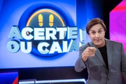 Tom Cavalcante posa nos bastidores do Acerte ou Caia, que será exibido pela Record TV