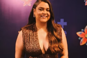 Preta Gil posa sorridente para as redes sociais