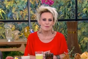 Ainda em 2009, a loira apresentou o novo estúdio do Mais Você e falou sobre a bela vista que tem para a floresta amazônica. No entanto, os estúdios da Globo ficam no Rio de Janeiro