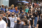 Candidatos chegam para o segundo dia de provas do Enem de 2021 na Universidade Cruzeiro do Sul, na Avenida Paulista, região central de São Paulo