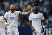 Benzema e Vinicius juntos em campo