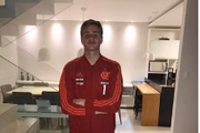 Bernardo Pisetta, 14 anos, nasceu em Indaial, no Vale do Itajaí. Bernardo era goleiro e estreou na base do Flamengo em agosto de 2018. Antes do time carioca, o adolescente jogou no Athletico-PR e em diversas equipes de futsal do Vale do Itajaí