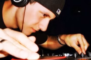O DJ Gustavo Henrique Elias Santos, 28 anos, que já usou o nome artístico “Guto Dubra”, é um dos acusados