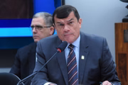 O ex-ministro da Defesa Paulo Sérgio Nogueira também está na lista