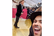 Hugo tirou selfie com Brad Pitt